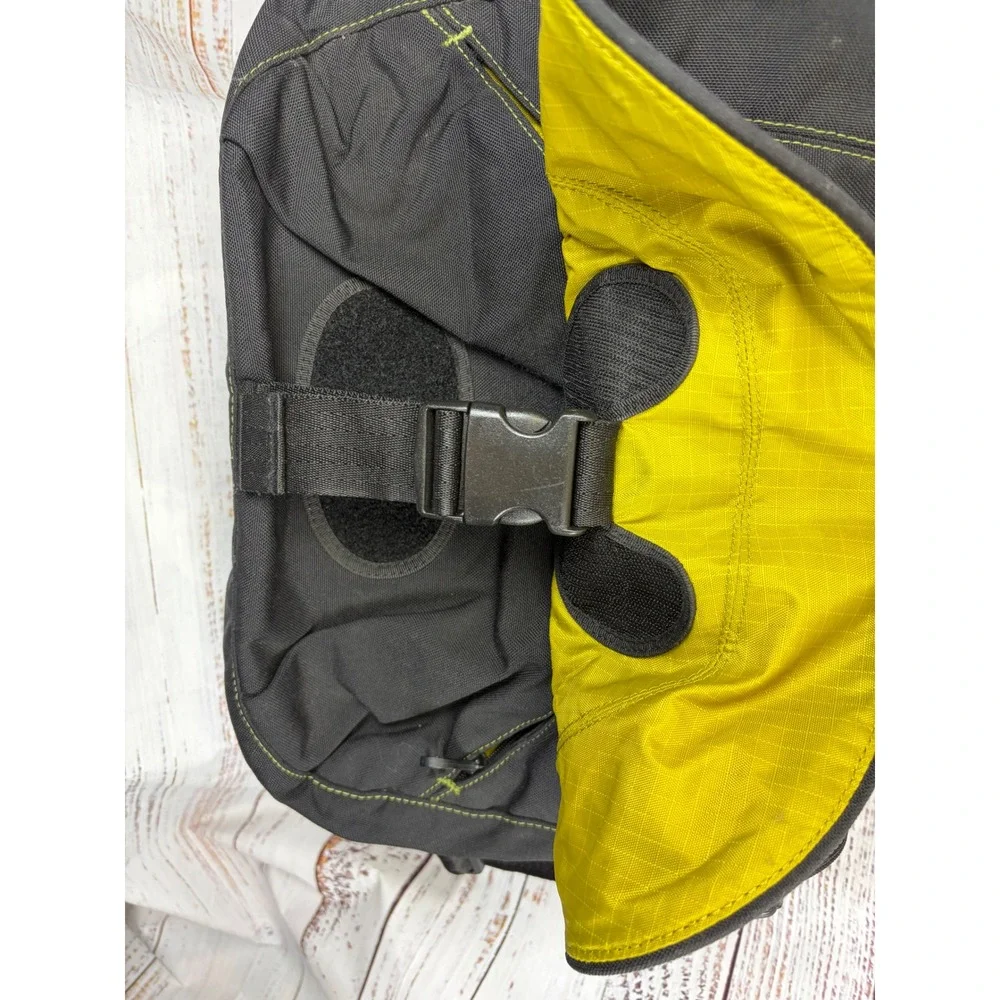 Crumpler Messenger Bag Black Canvas Lime Green Lining Shoulder Bag cheesy chick